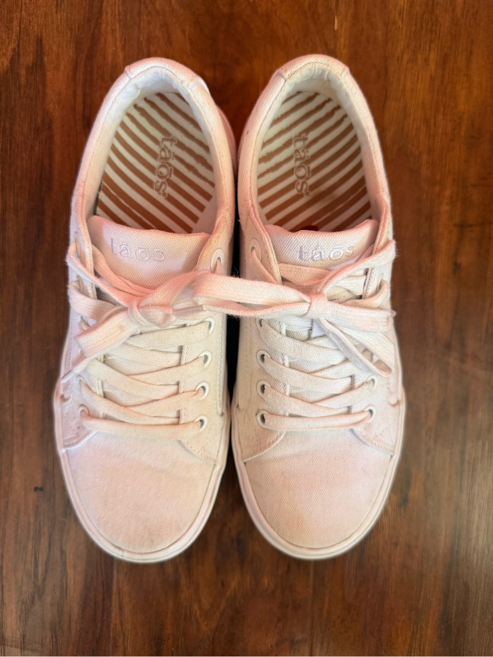 Taos Footwear White Canvas Lace-Up Sneakers